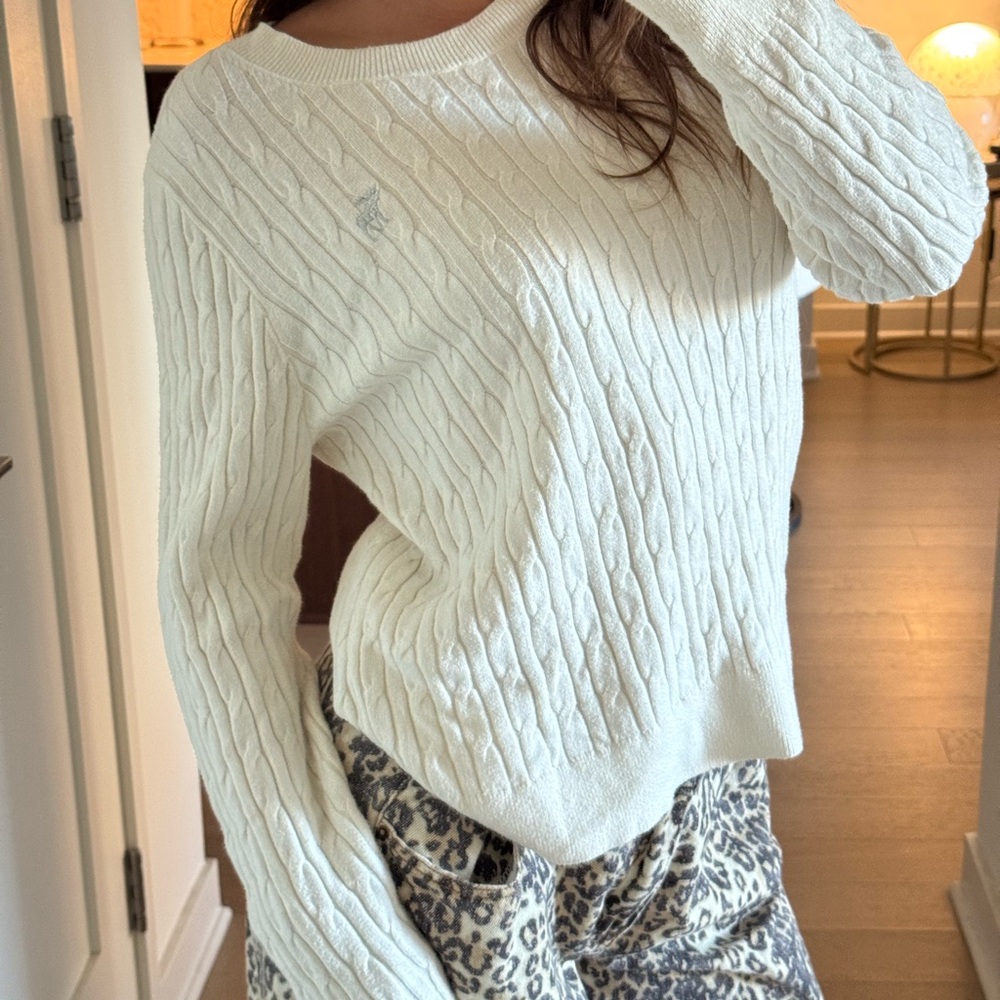 Abercrombie & Fitch Icon Cable Knit Sweater